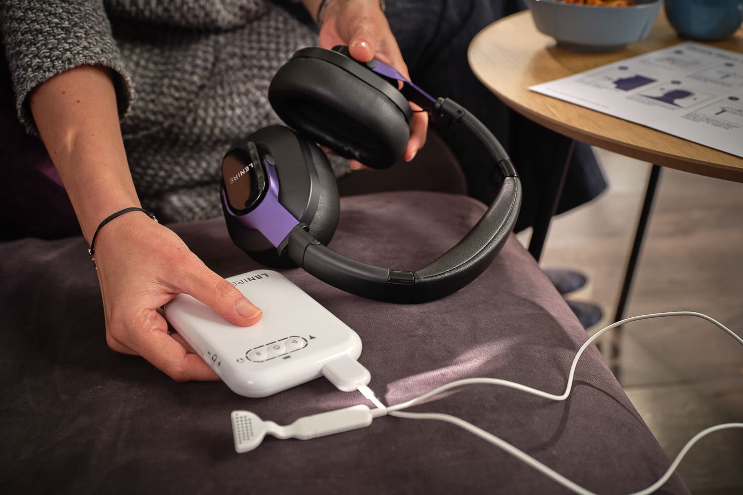 Lenire tinnitus treatment device